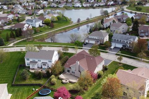 32 Bridlepath Dr, Lindenhurst, IL 60046 photo 4
