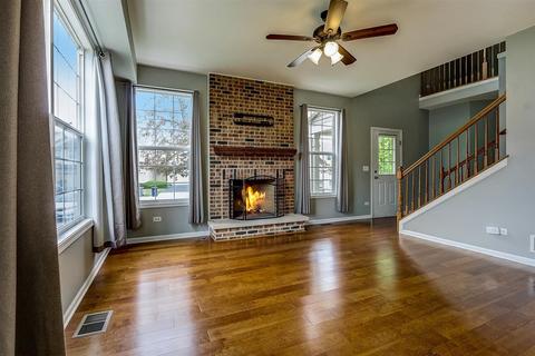 1221 Bradley Cir, Elgin, IL 60120 photo 4