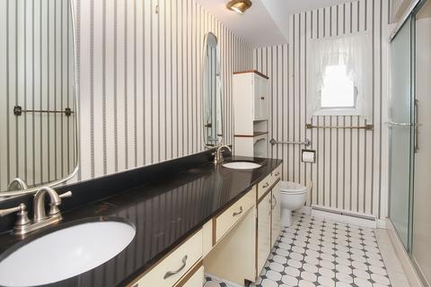 788 S 5th Ave, Des Plaines, IL 60016 photo 11