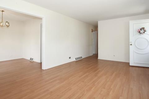 788 S 5th Ave, Des Plaines, IL 60016 photo 4