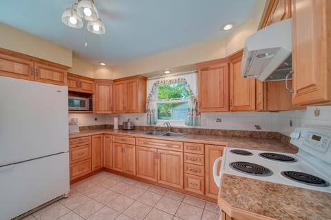 5524 Brittany Dr, Mchenry, IL 60050 photo 7