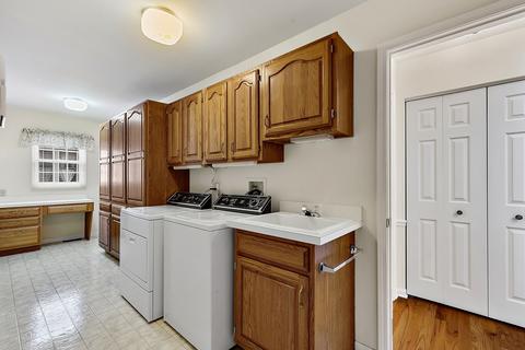 546 Rose Ln, Bartlett, IL 60103 photo 9