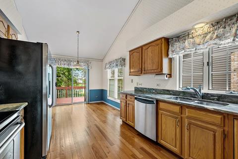 546 Rose Ln, Bartlett, IL 60103 photo 4