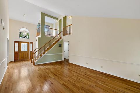 546 Rose Ln, Bartlett, IL 60103 photo 2