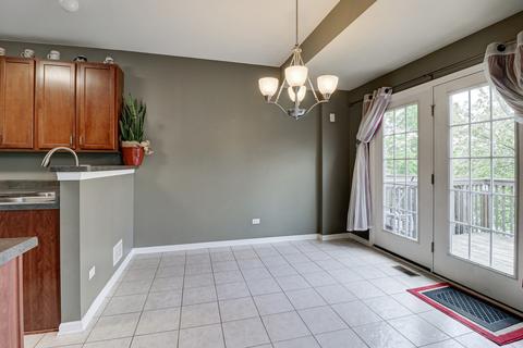 1246 Bradley Cir, Elgin, IL 60120 photo 6