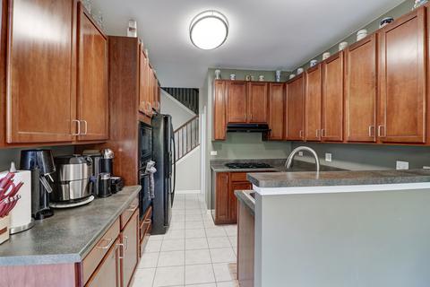 1246 Bradley Cir, Elgin, IL 60120 photo 7