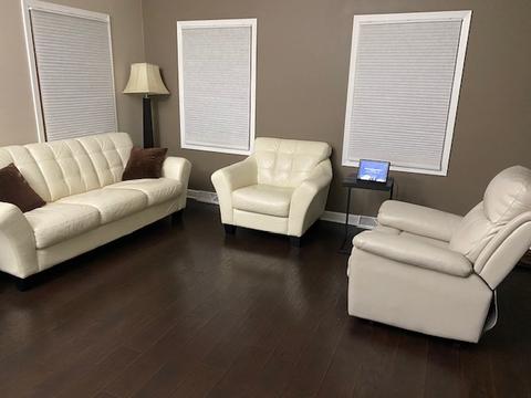 1005 Blackhawk Dr, Elgin, IL 60120 photo 3