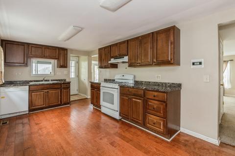 509 Whitten Ave, Ingleside, IL 60041 photo 4