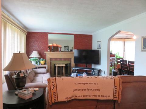 236 E 150th St, Harvey, IL 60426 photo 5