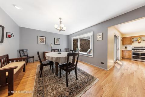 2130 Timber Ln, Wheaton, IL 60189 photo 3