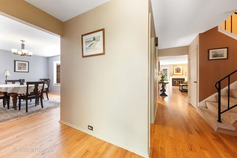2130 Timber Ln, Wheaton, IL 60189 photo 2