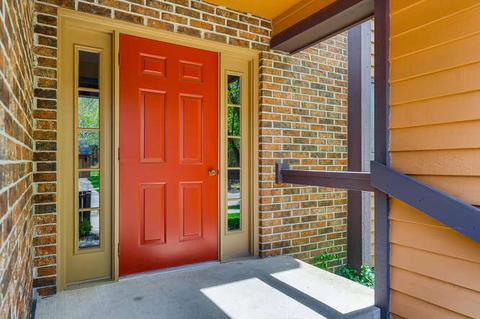 615 Waverly Dr #B, Elgin, IL 60120 photo 2