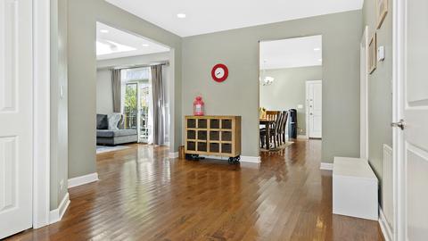 934 E Glenwood Rd, Glenview, IL 60025 photo 5