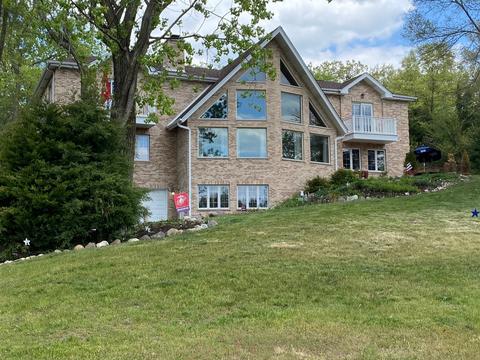 1518 Tecumseh Dr, Mchenry, IL 60050 photo 2