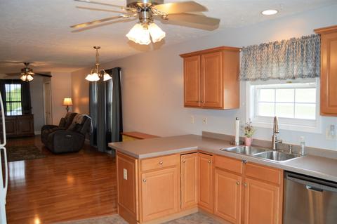 2 Fuller Ct, Bloomington, IL 61705 photo 3