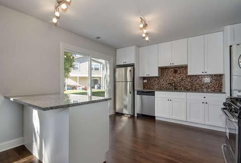 1221 Elder Ct #52A, Wheeling, IL 60090 photo 2