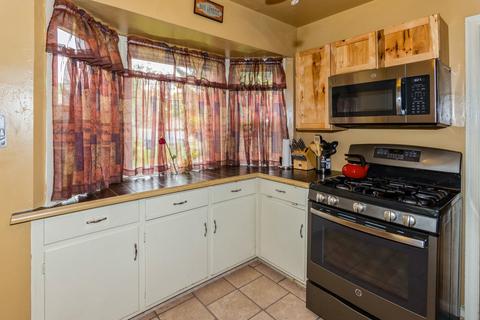 1008 S Poplar Ave, Kankakee, IL 60901 photo 4