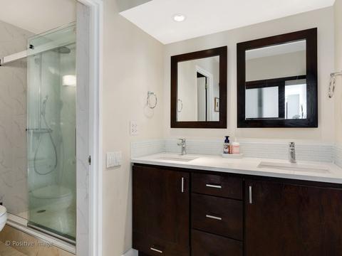 260 E Chestnut St #2601, Chicago, IL 60611 photo 14