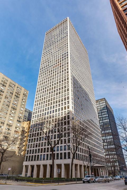 260 E Chestnut St #2601, Chicago, IL 60611 photo 1