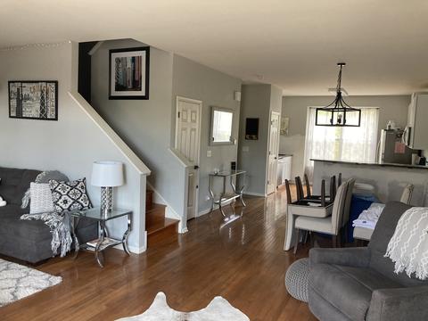 202 Comstock Dr, Elgin, IL 60124 photo 8