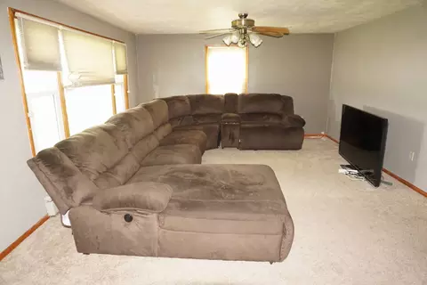 405 Webster St, Flanagan, IL 61740 photo 3
