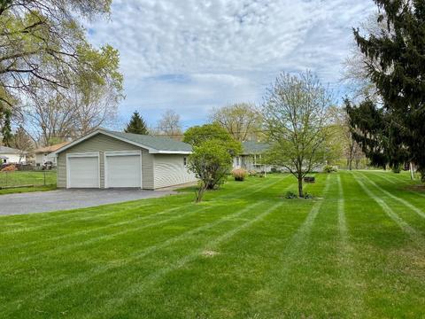 213 N Kent Rd, Mchenry, IL 60051 photo 3