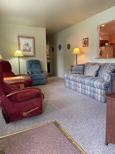 213 N Kent Rd, Mchenry, IL 60051 photo 5