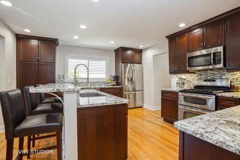 301 Eric Ct, Mount Prospect, IL 60056 photo 6