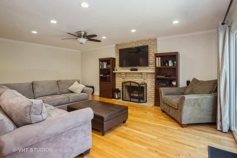 301 Eric Ct, Mount Prospect, IL 60056 photo 9