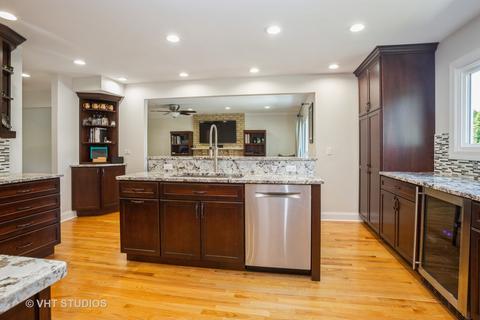 301 Eric Ct, Mount Prospect, IL 60056 photo 5