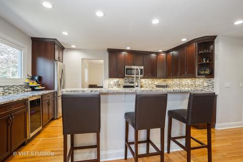 301 Eric Ct, Mount Prospect, IL 60056 photo 7