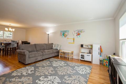 301 Eric Ct, Mount Prospect, IL 60056 photo 3