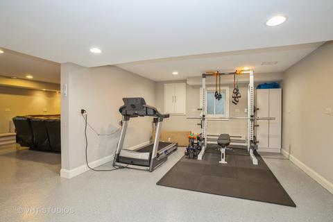301 Eric Ct, Mount Prospect, IL 60056 photo 21
