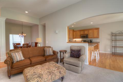 2552 Pinehurst Dr, Aurora, IL 60506 photo 8