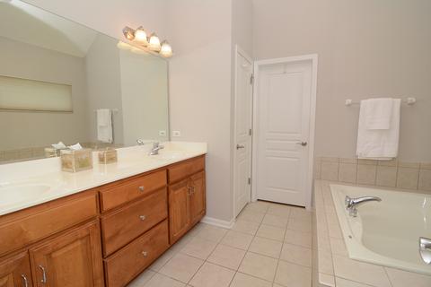 2552 Pinehurst Dr, Aurora, IL 60506 photo 20