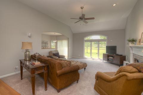 2552 Pinehurst Dr, Aurora, IL 60506 photo 11