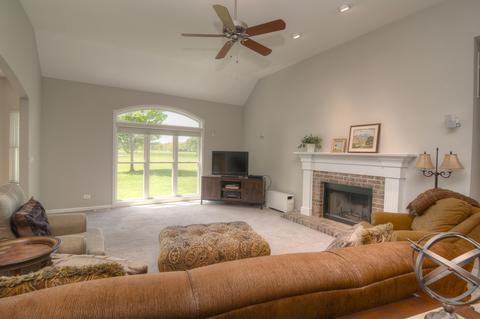 2552 Pinehurst Dr, Aurora, IL 60506 photo 12