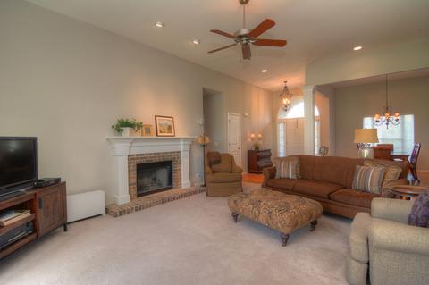2552 Pinehurst Dr, Aurora, IL 60506 photo 9