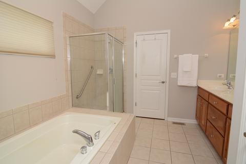 2552 Pinehurst Dr, Aurora, IL 60506 photo 21