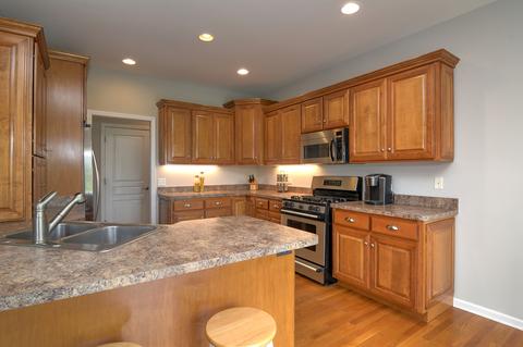 2552 Pinehurst Dr, Aurora, IL 60506 photo 15