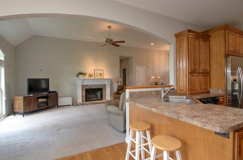 2552 Pinehurst Dr, Aurora, IL 60506 photo 10