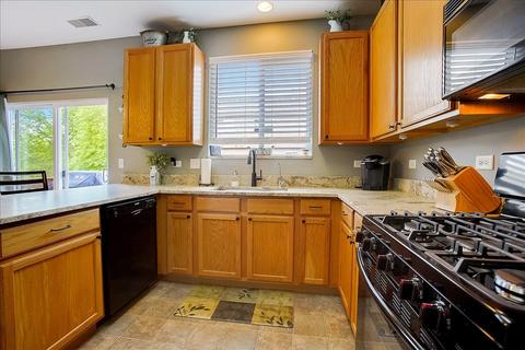 28768 W Pondview Dr, Lakemoor, IL 60051 photo 12