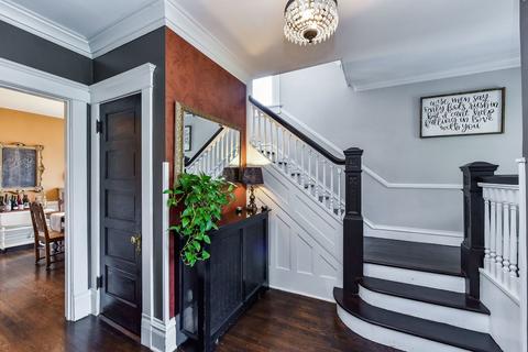 1028 N Wheaton Ave, Wheaton, IL 60187 photo 8