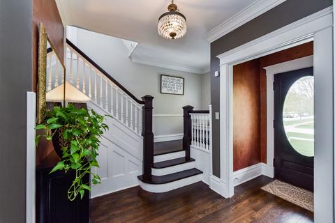1028 N Wheaton Ave, Wheaton, IL 60187 photo 9
