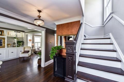 1028 N Wheaton Ave, Wheaton, IL 60187 photo 7
