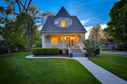 1028 N Wheaton Ave, Wheaton, IL 60187 photo 3