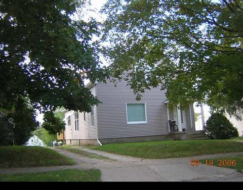 711 E Wood St, Bloomington, IL 61701 photo 1
