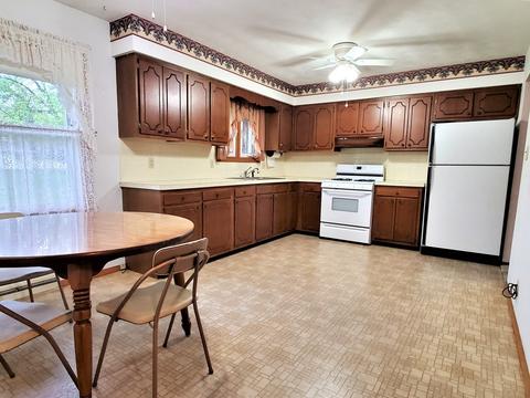3 Brookwood Dr, Normal, IL 61761 photo 4