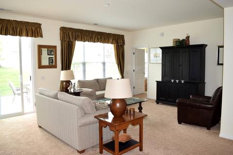 2775 Beacon Point Cir, Elgin, IL 60124 photo 2