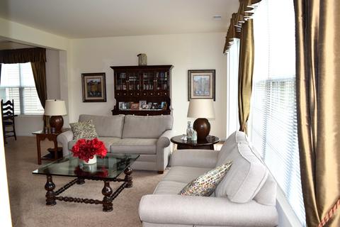 2775 Beacon Point Cir, Elgin, IL 60124 photo 3